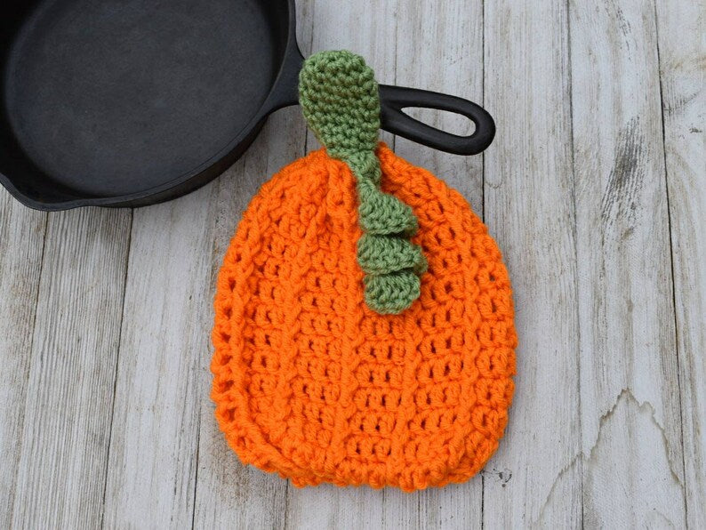 Fall pumpkin potholder crochet pattern by Torreya Treasures