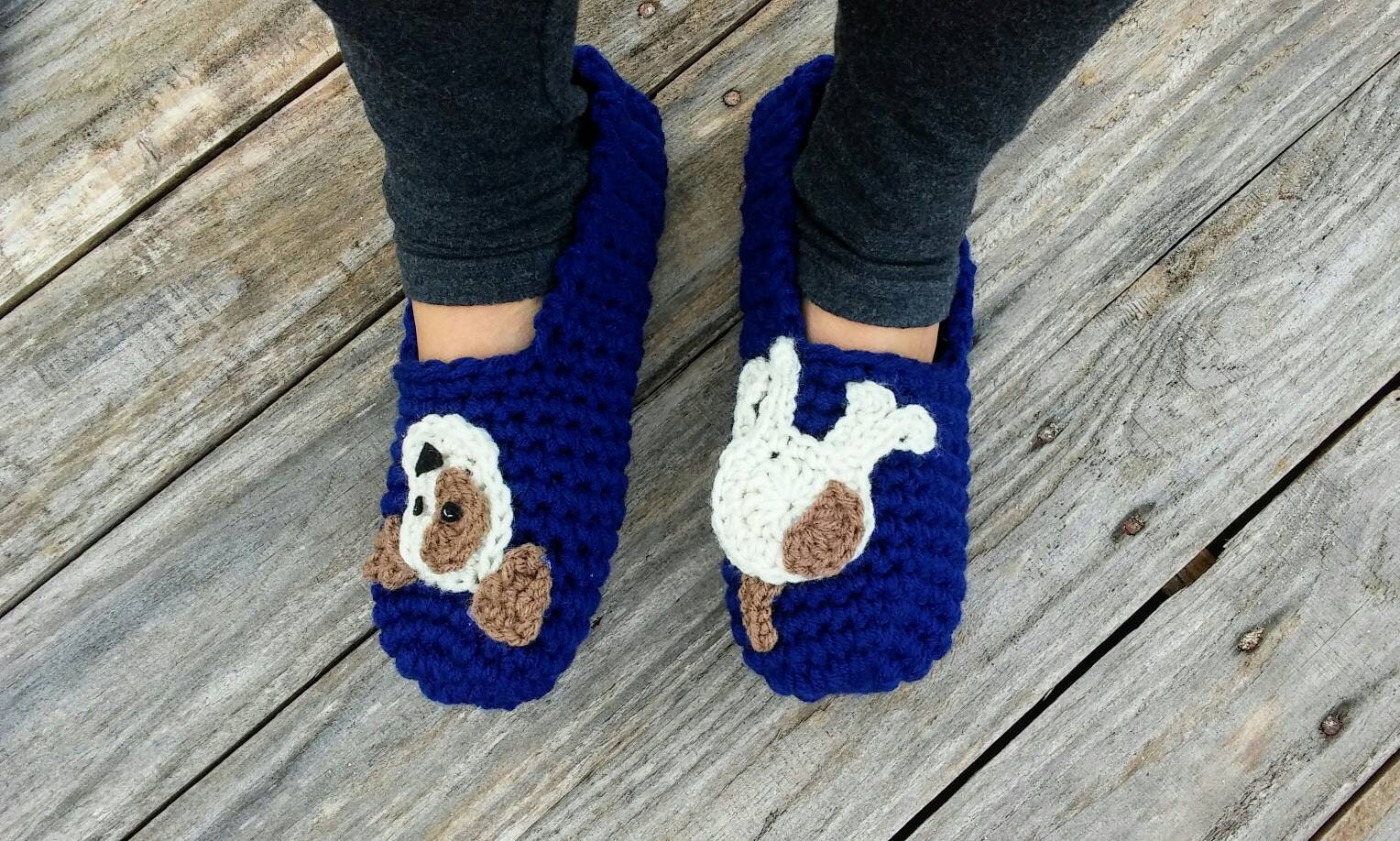 Crochet Slipper Pattern, Dog Applique, US Women Size 5-12 (PDF Pattern)