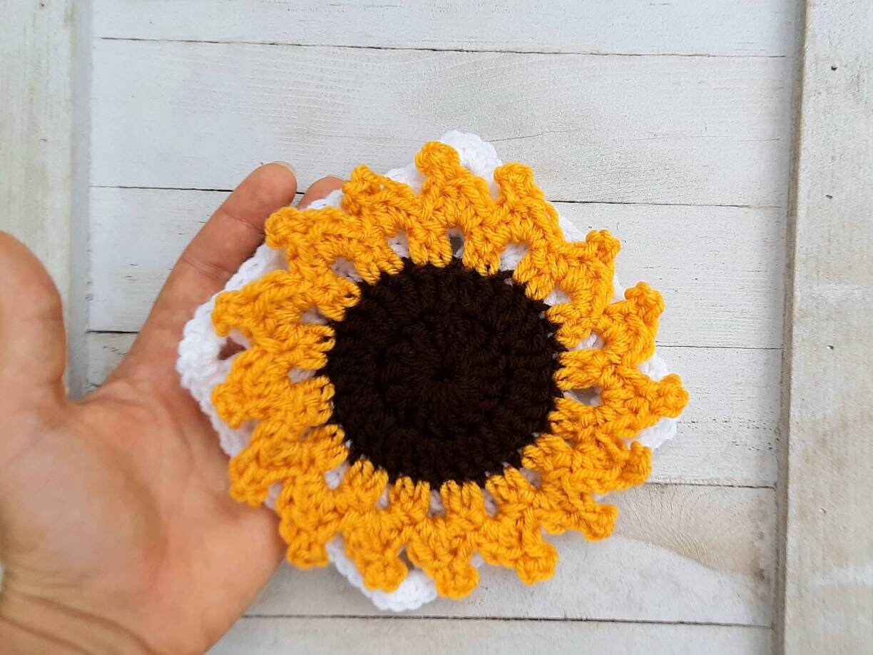 Sunflower Granny Square Crochet Pattern, Beginner Friendly (PDF Pattern)