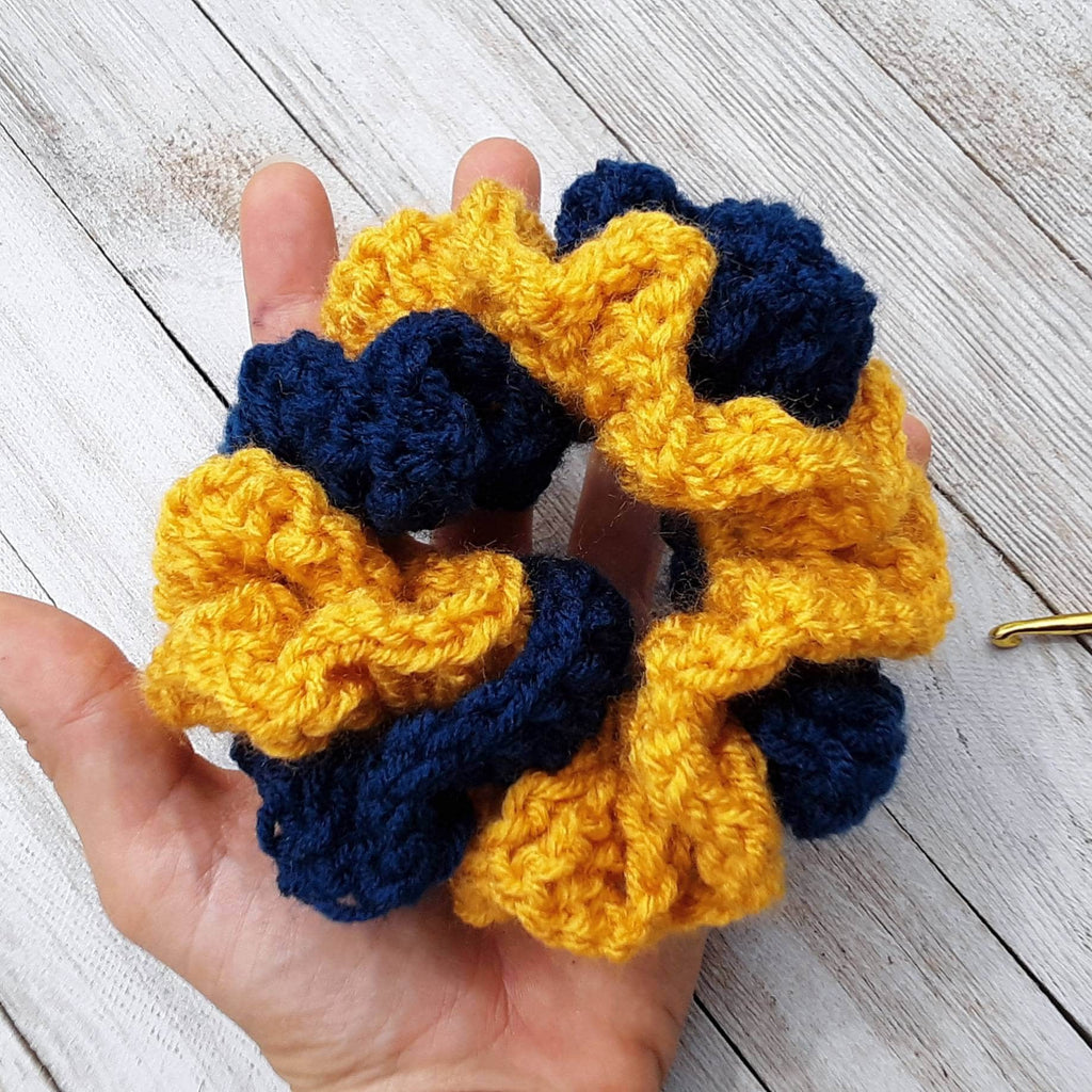 Team Spirit Scrunchie Crochet Pattern, Easy Beginner Project (PDF Pattern)