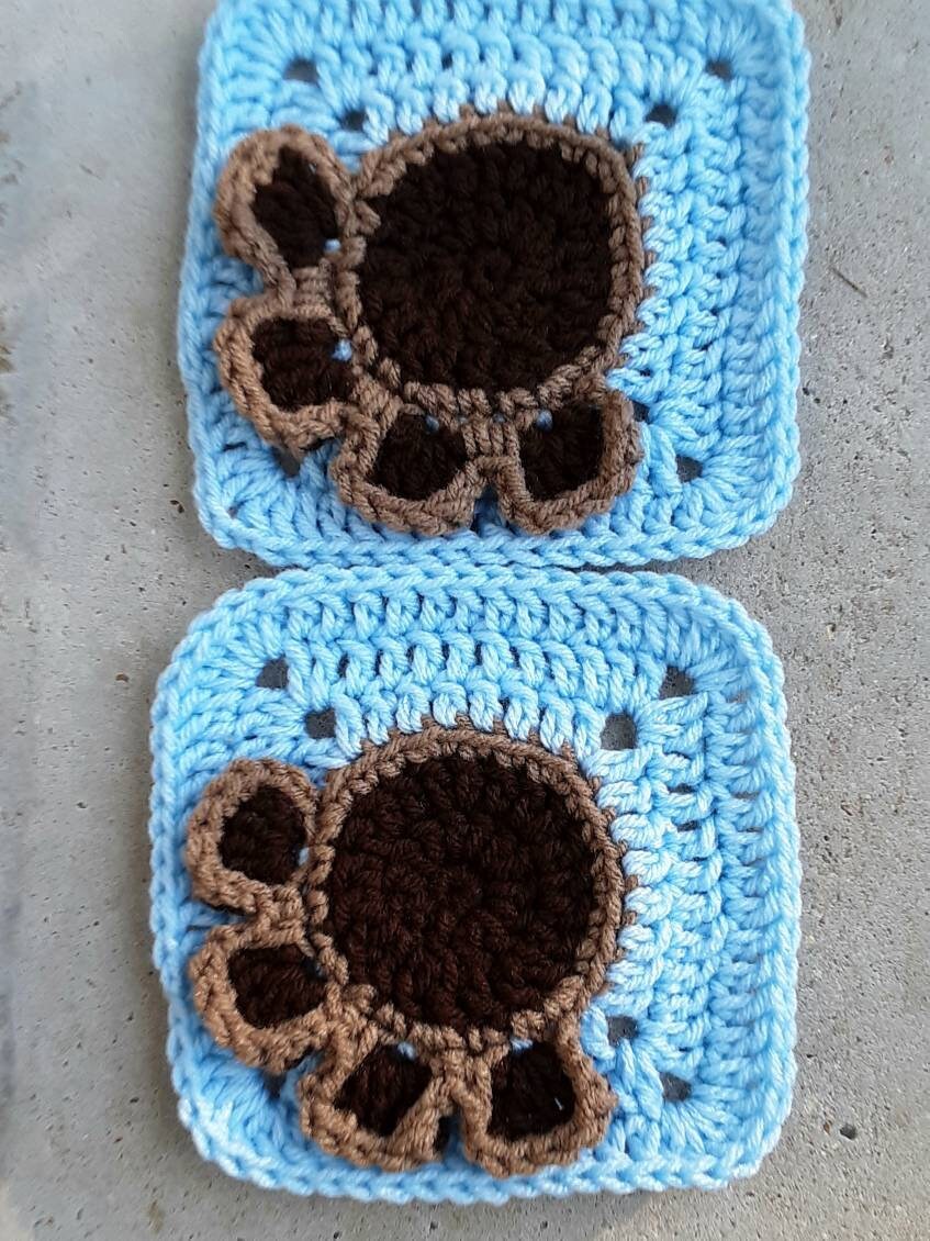 Paw print granny square easy crochet pattern, pet paw print design afghan block, crochet footprint pattern, beginner crochet granny square