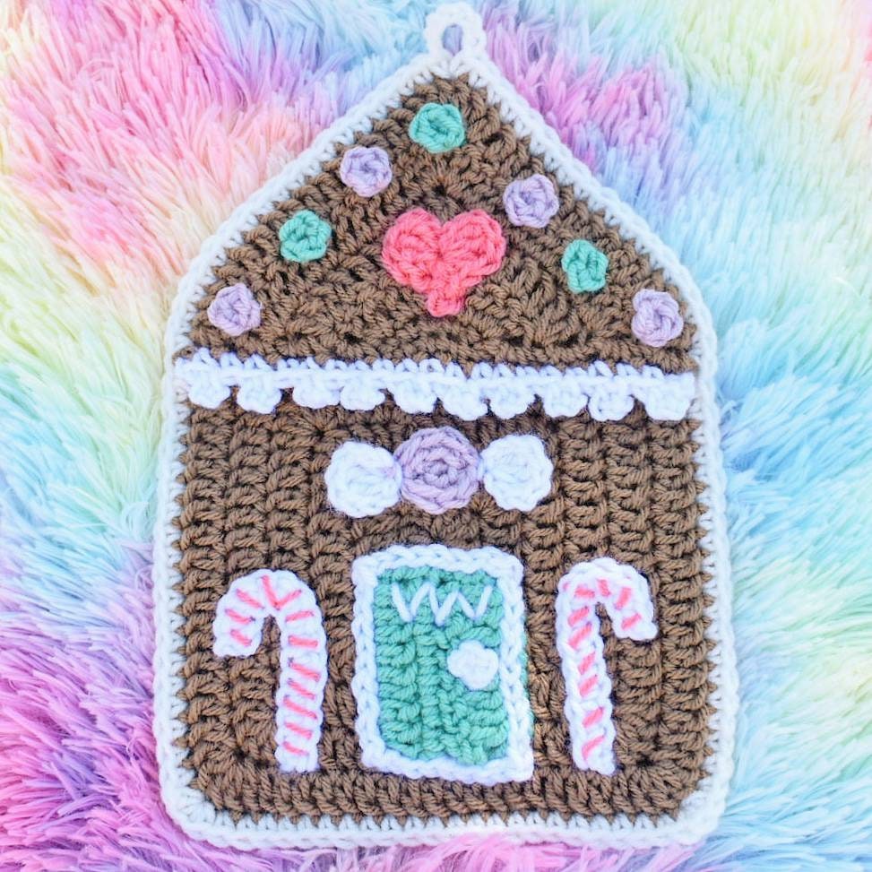 Gingerbread House Crochet Potholder Pattern, Seasonal Kitchen Decor (PDF Pattern)