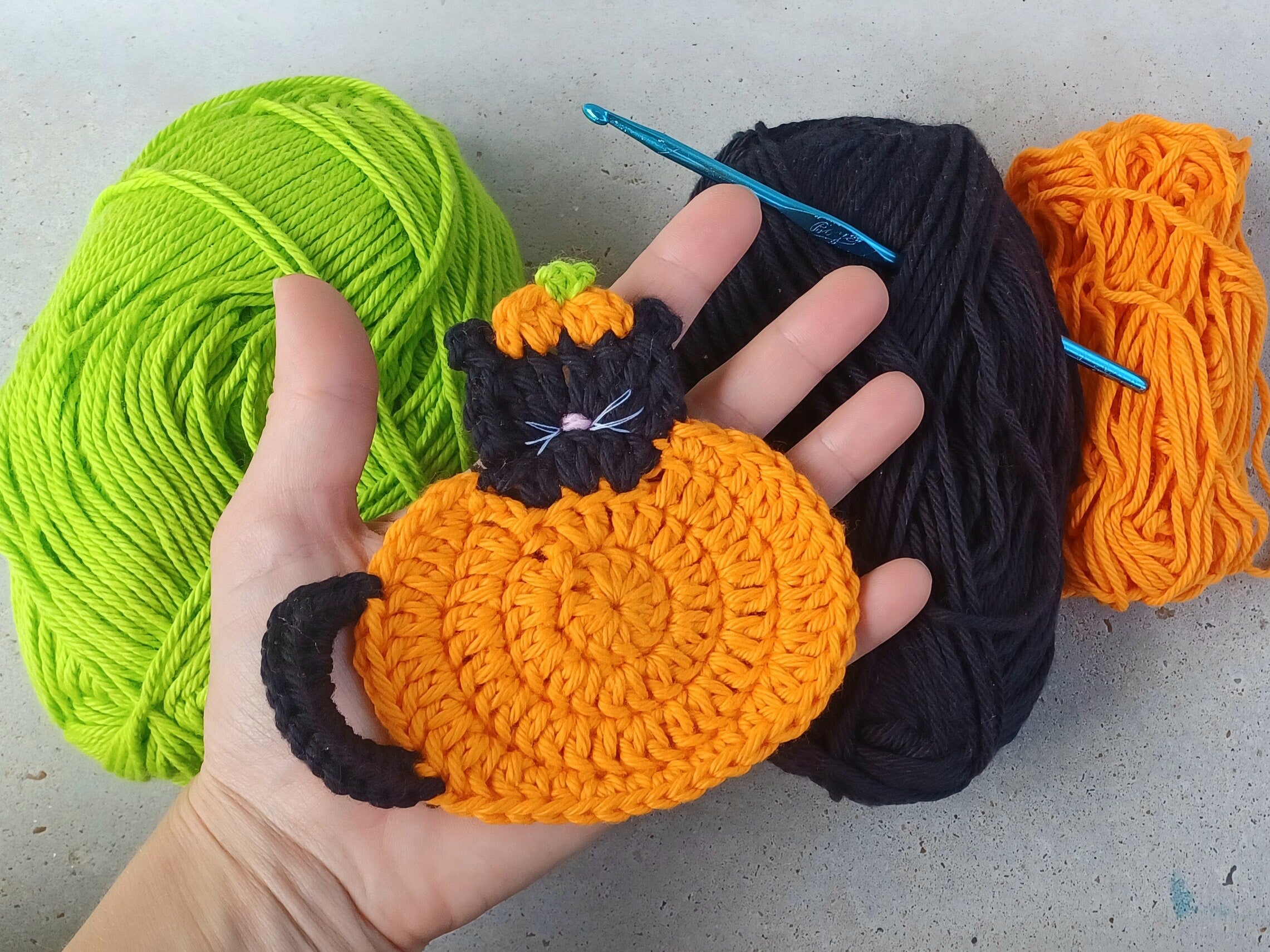 Boo Kitty Pumpkin Crochet Coaster Pattern, Halloween Mug Rug (PDF Pattern)