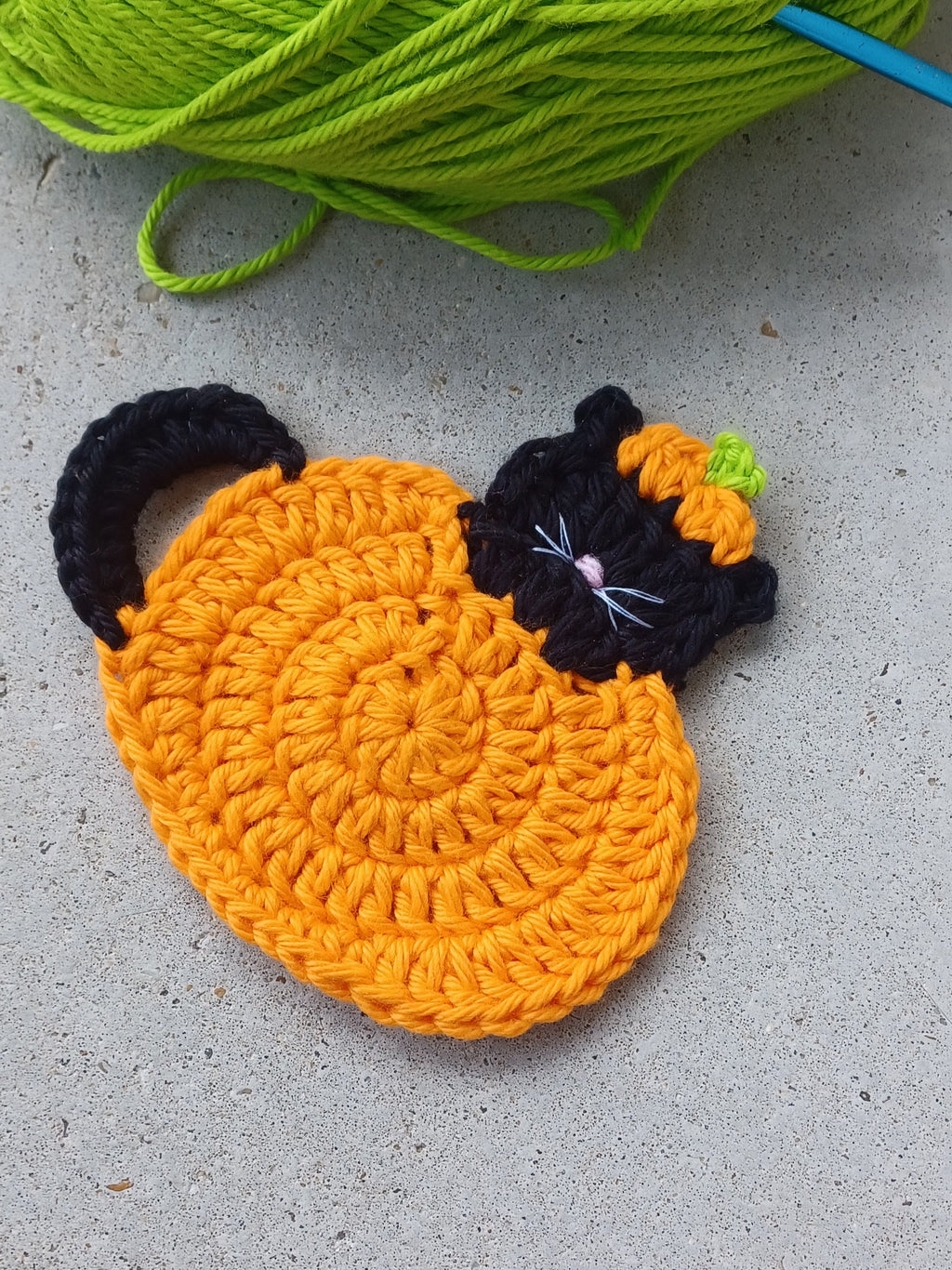 Boo Kitty Pumpkin Crochet Coaster Pattern, Halloween Mug Rug (PDF Pattern)