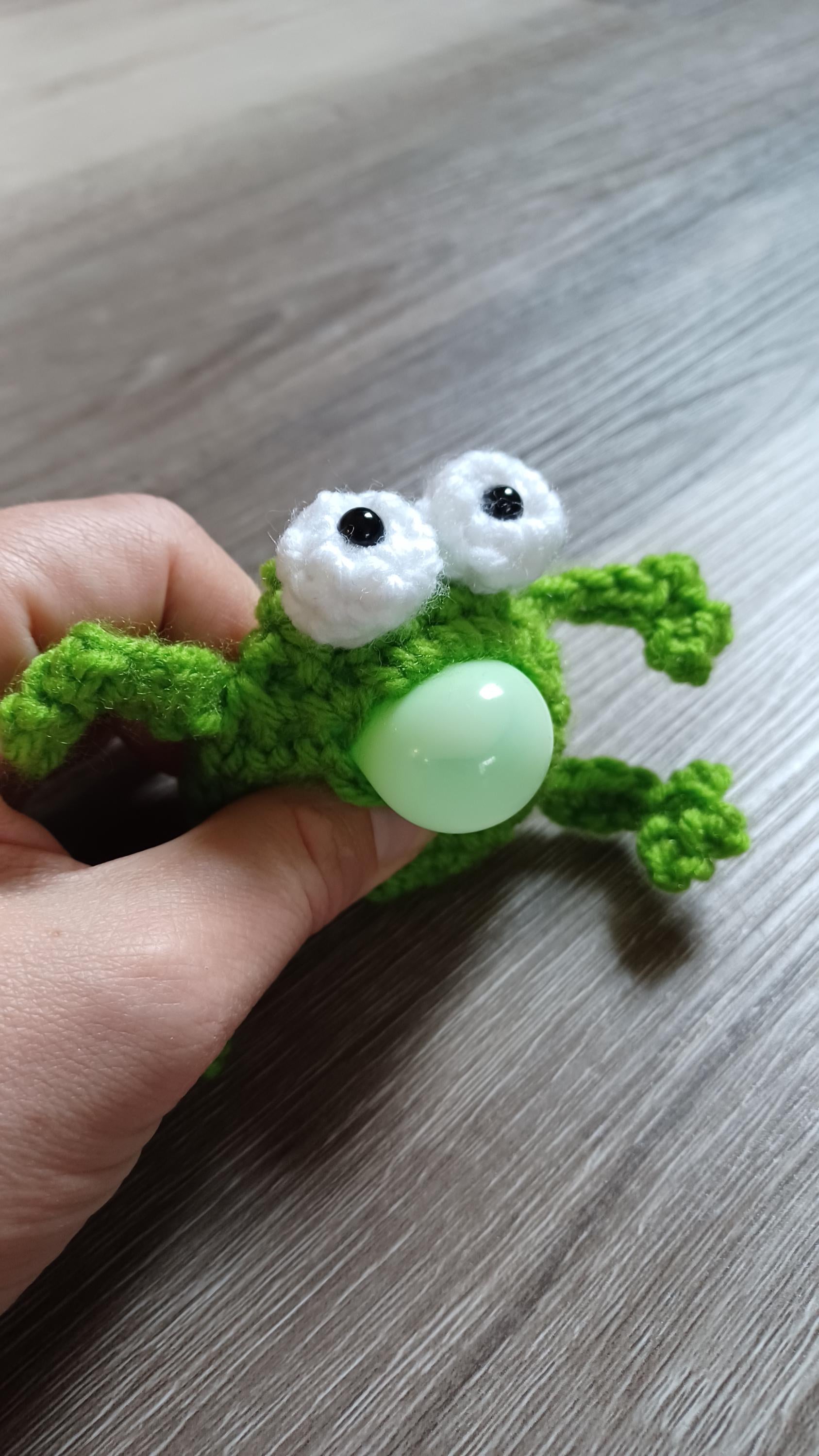 Crochet Burping Frog Pattern: Amigurumi Fidget Toy (PDF Pattern)
